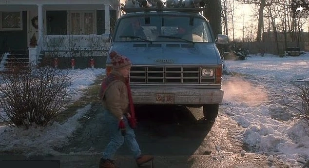 فیلم تنها در خانه