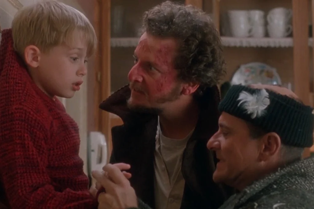 «تنها در خانه»؛ گاف‌ها و حقه‌های سینمایی که بعد از ۳۵ سال نمی‌توان نادیده گرفت