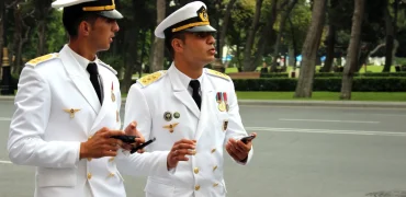 چرا کشورهایی که فاقد دریا هستند نیز نیروی دریایی دارند؟