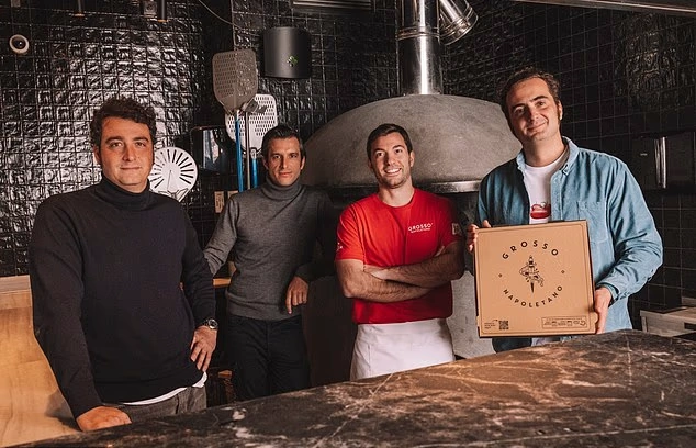 پیتزافروشی زنجیره‌ای گروسو ناپولتانو