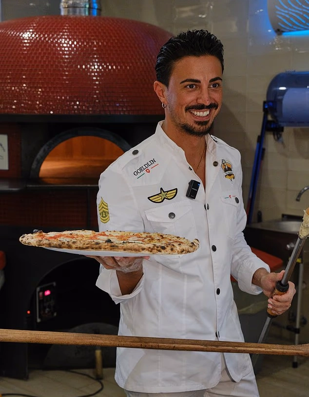 پیتزافروشی دا میکله