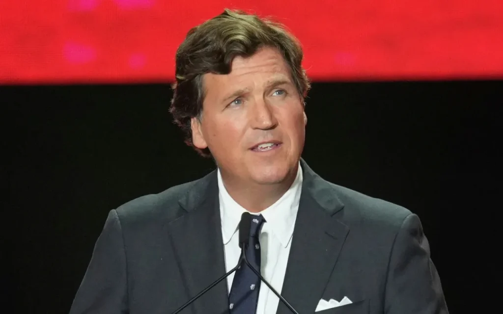 تاکر کارلسون برای اثبات وطن‌پرستی خود می‌خواهد در قطر ملک خریداری کند