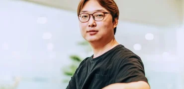 باهوش‌ترین مرد جهان با ضریب هوشی ۲۷۶ سکوتش را درباره وجود خدا شکست!