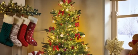 درخت کریسمس از کجا آمد؟ تاریخچه، نمادها و آداب تزیین این سنت جهانی