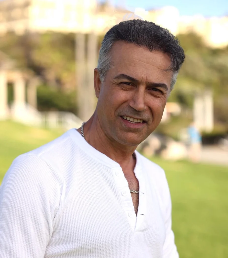 دانیال حکیمی