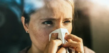 تفاوت علائم آنفلوانزا، سرماخوردگی و حساسیت پاییزی چیست؟
