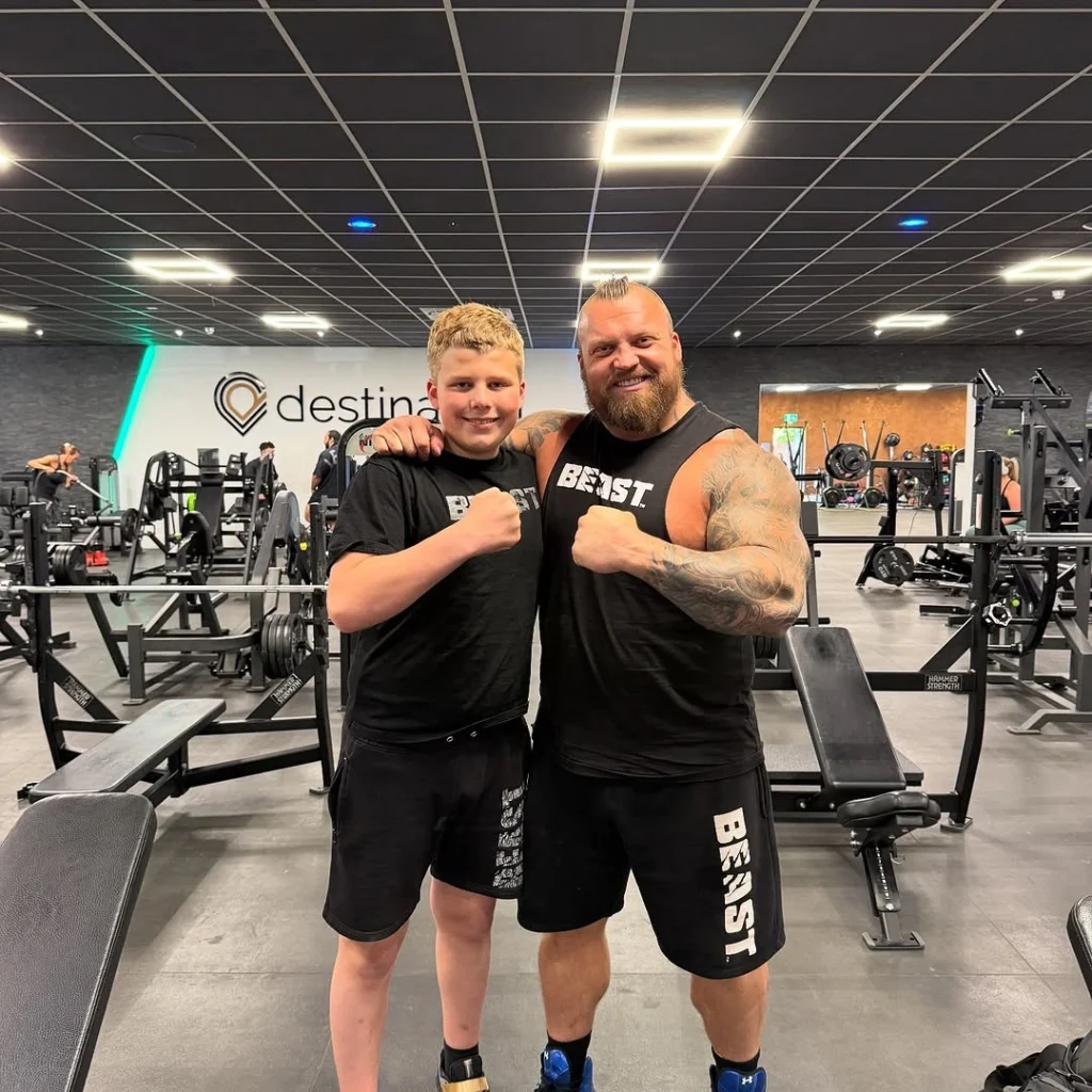 ادی هال و پسرش