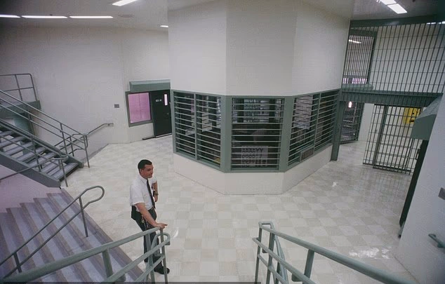 زندان سوپرمکس فلورانس