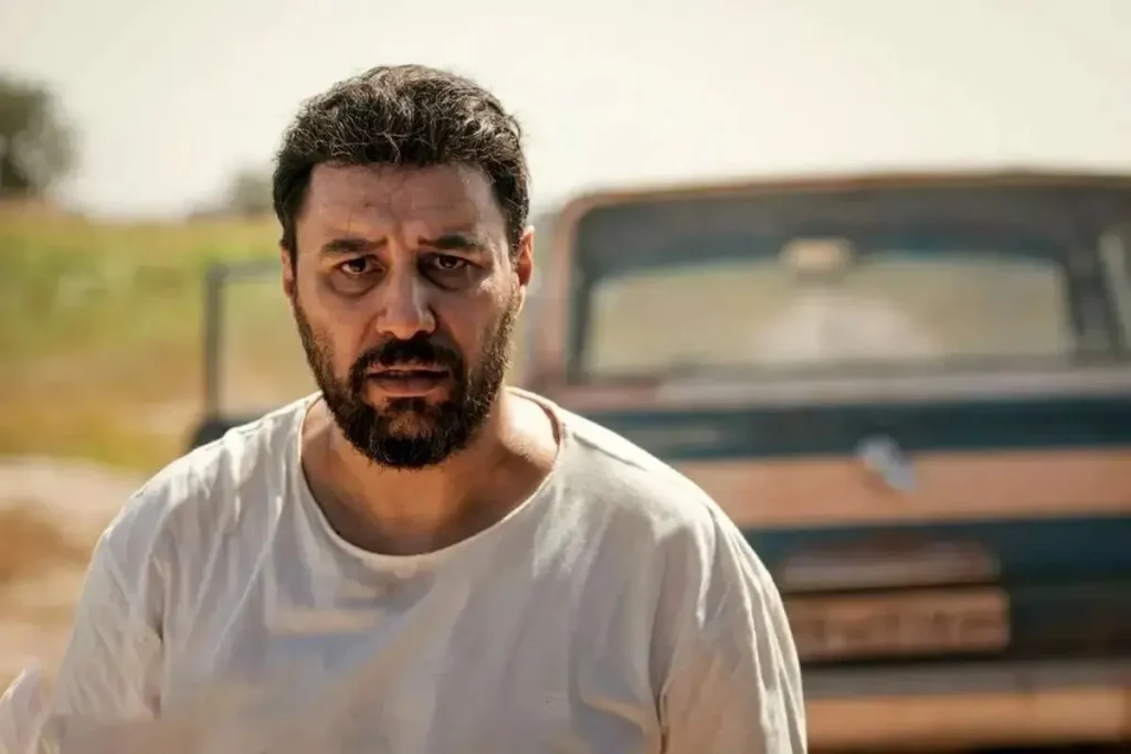 جواد عزتی: «سریال وحشی چهار فصل دارد» + ویدیو