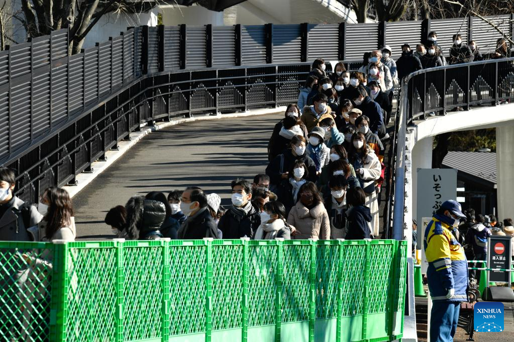 ازدحام مردم ژاپن برای تماشای پانداها