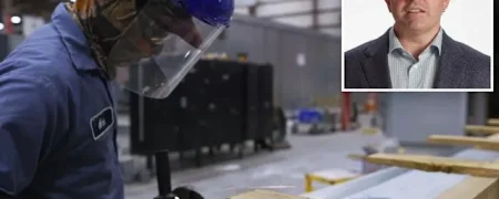 پاداش شش‌رقمی برای ۵۰۰ کارگر! مدیرعاملی که فروش شرکت را مشروط به سهم کارکنان کرد