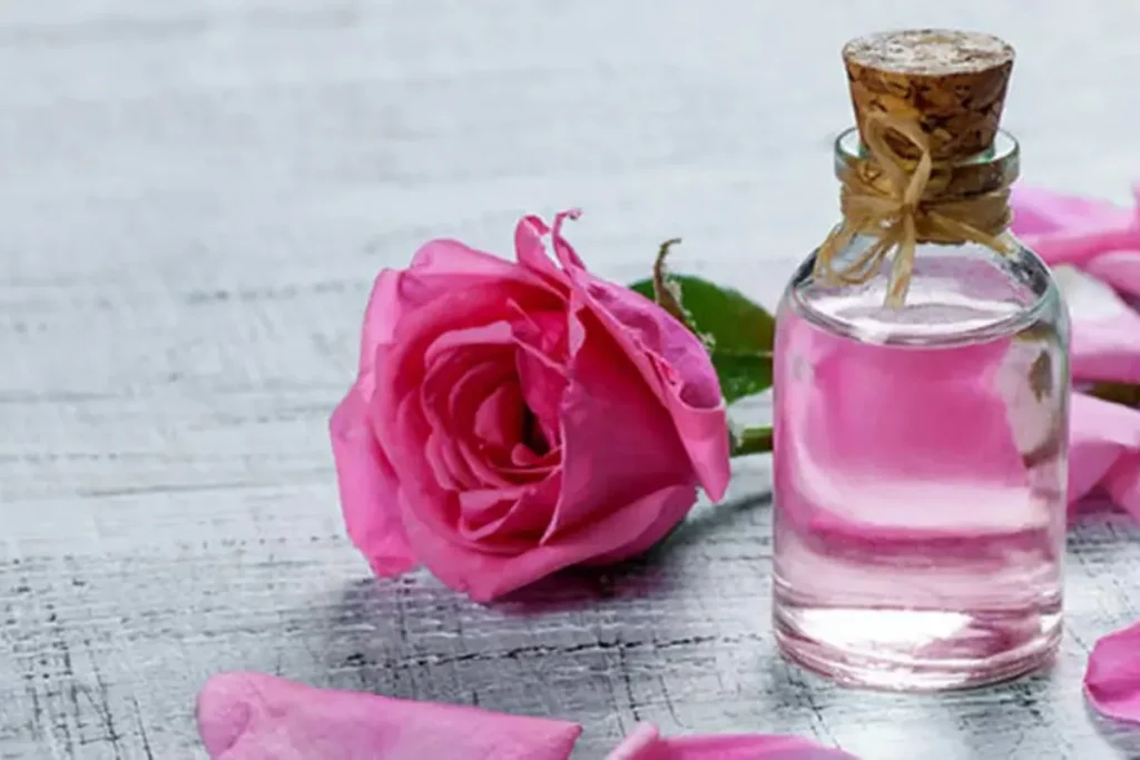 رونمایی از لوکس‌ترین گلاب ایرانی به همراه ورقه‌های طلا در دبی + ویدیو