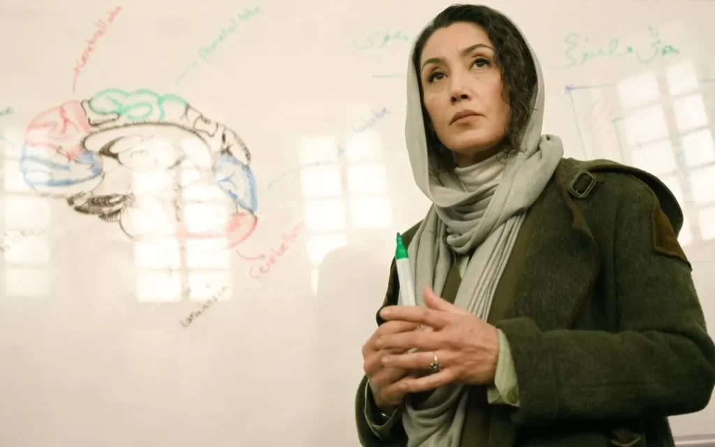 هدیه تهرانی با شمایل یک استاد دانشگاهِ خاص در اولین قسمت «هزار و یک شب» + ویدیو