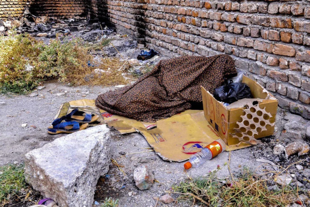 گزارشی تکان‌دهنده از شیوع «اچ‌آی‌وی» و زنان باردار در بیابان‌های اتوبان آزادگان‌