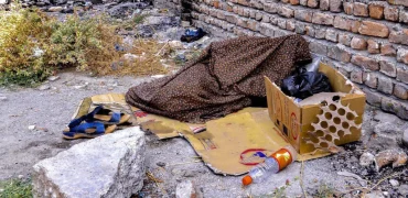 گزارشی تکان‌دهنده از شیوع «اچ‌آی‌وی» و زنان باردار در بیابان‌های اتوبان آزادگان‌