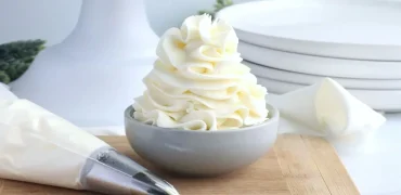 فوت‌وفن‌های درست کردن خامه قنادی با خامه صبحانه و پودر خامه + ویدیو