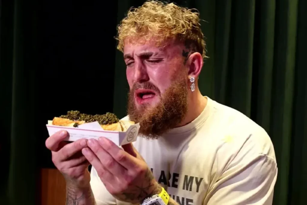 جیک پال پس از شکستن هر دو فک «گران‌ترین هات‌داگ تاریخ» را داخل مخلوط‌کن ریخت