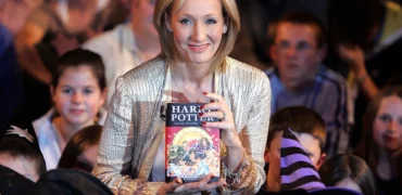 درآمد هنگفت روزانه جی کی رولینگ از فروش کتاب‌های دیجیتال هری پاتر