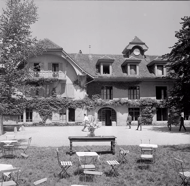 دبیرستان لهروزه گرانترین مدرسه جهان