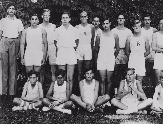 محمدرضاشاه در دبیرستان لهروزه گرانترین مدرسه جهان