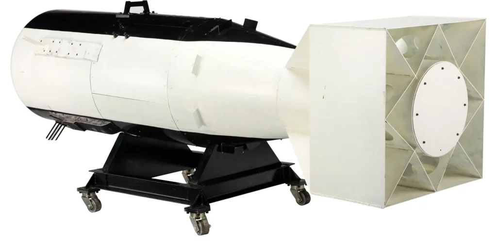 بمب اتمی little boy