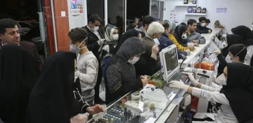 وضعیت بغرنج بیماران در داروخانه‌ها؛ چرا کسی به فکر این مردم بینوا نیست؟