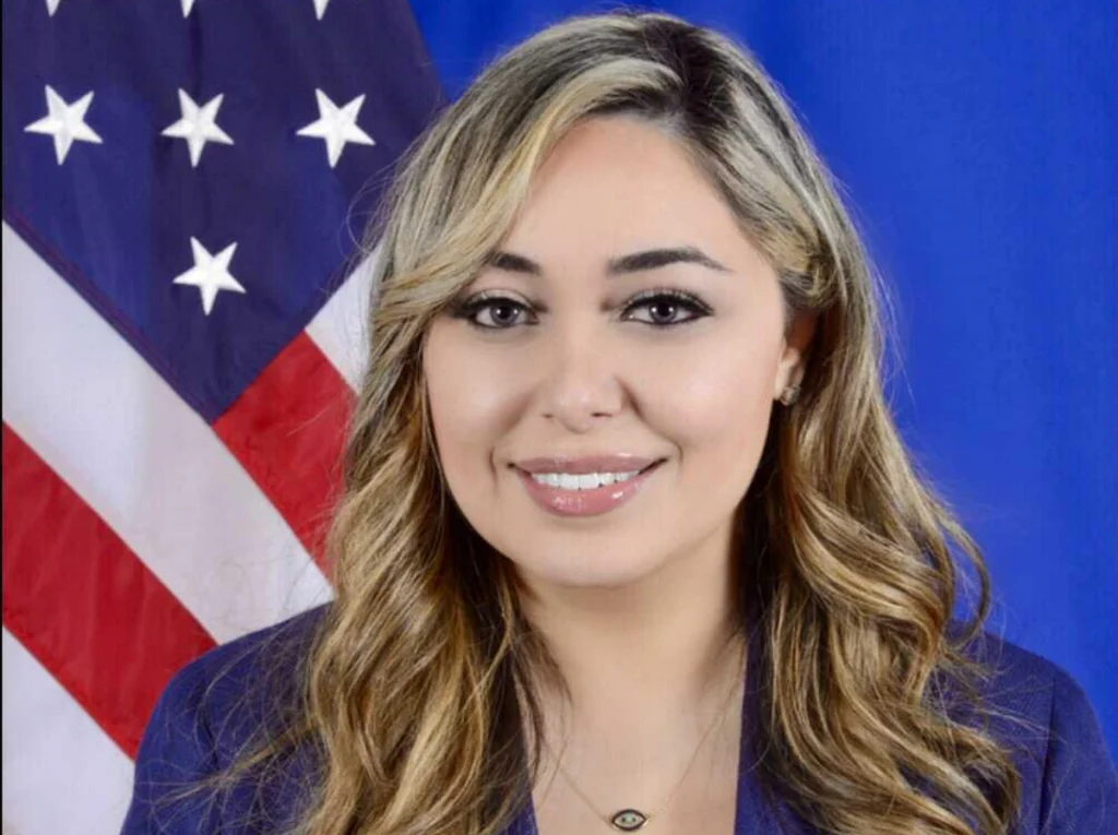 مورا نامدار