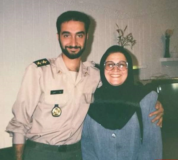 نیما کرمی و مادرش