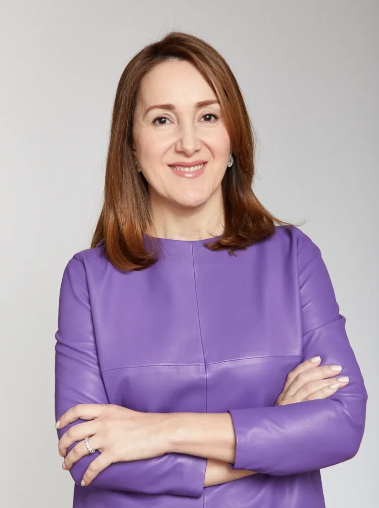 نوشین هاشمی