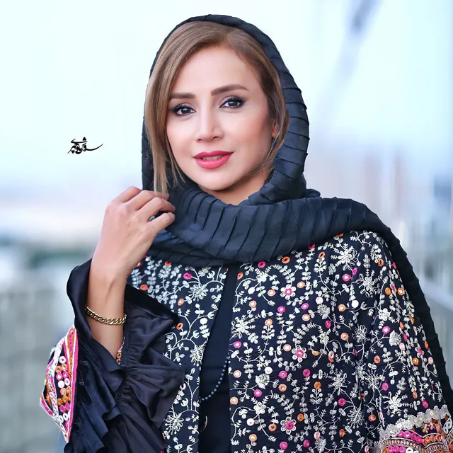 شبنم قلی‌خانی