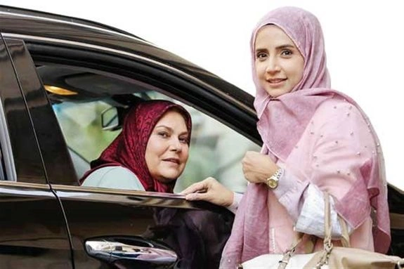 شبنم قلی‌خانی