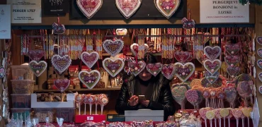 در این کشور کارفرمایان به همه کارگران خود پاداش کریسمس ۶۴۰ یورویی می‌دهند