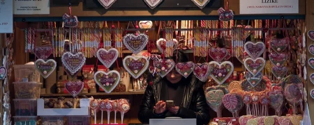 در این کشور کارفرمایان به همه کارگران خود پاداش کریسمس ۶۴۰ یورویی می‌دهند