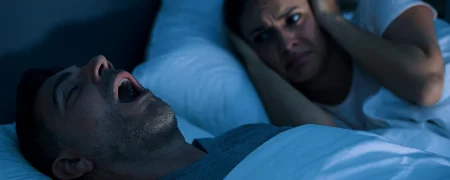 ۴ راه برای اینکه از شر خروپف‌های شبانه خلاص شوید