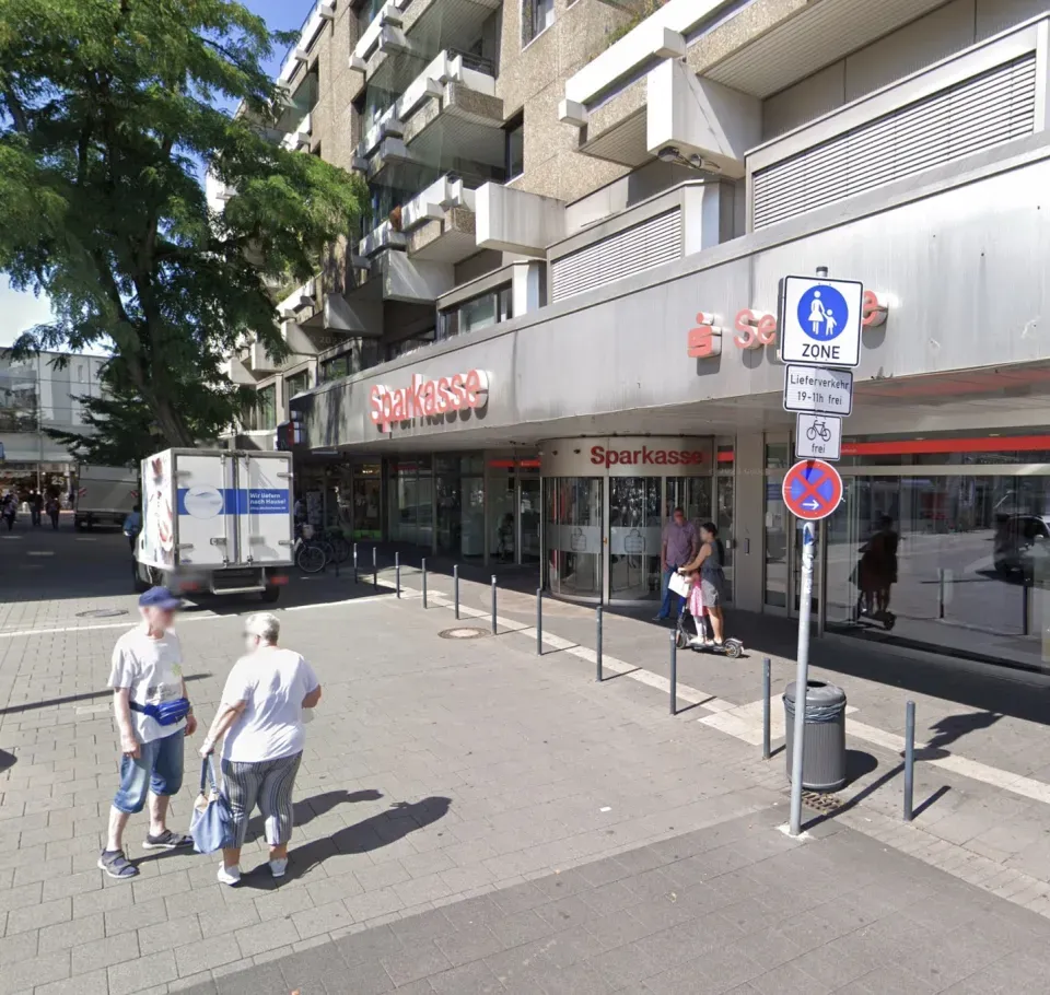 سرقت بانک اشپارکاسه