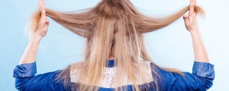 علت وز شدن مو چیست؟ دلایل وز مو + روش‌های جلوگیری