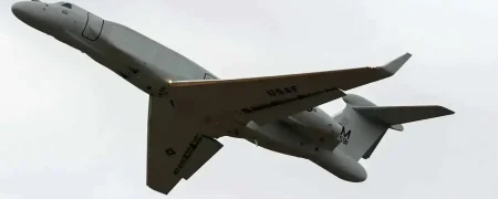 انتقال هواپیمای جنگ الکترونیک EA-37B آمریکا به آلمان؛ مأموریت جدید یا پیام سیاسی؟