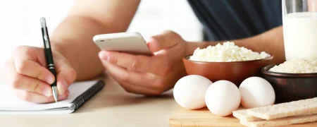 ۸ عادت به‌ظاهر سالم که می‌توانند باعث چاقی یا مانع کاهش وزن شما شوند