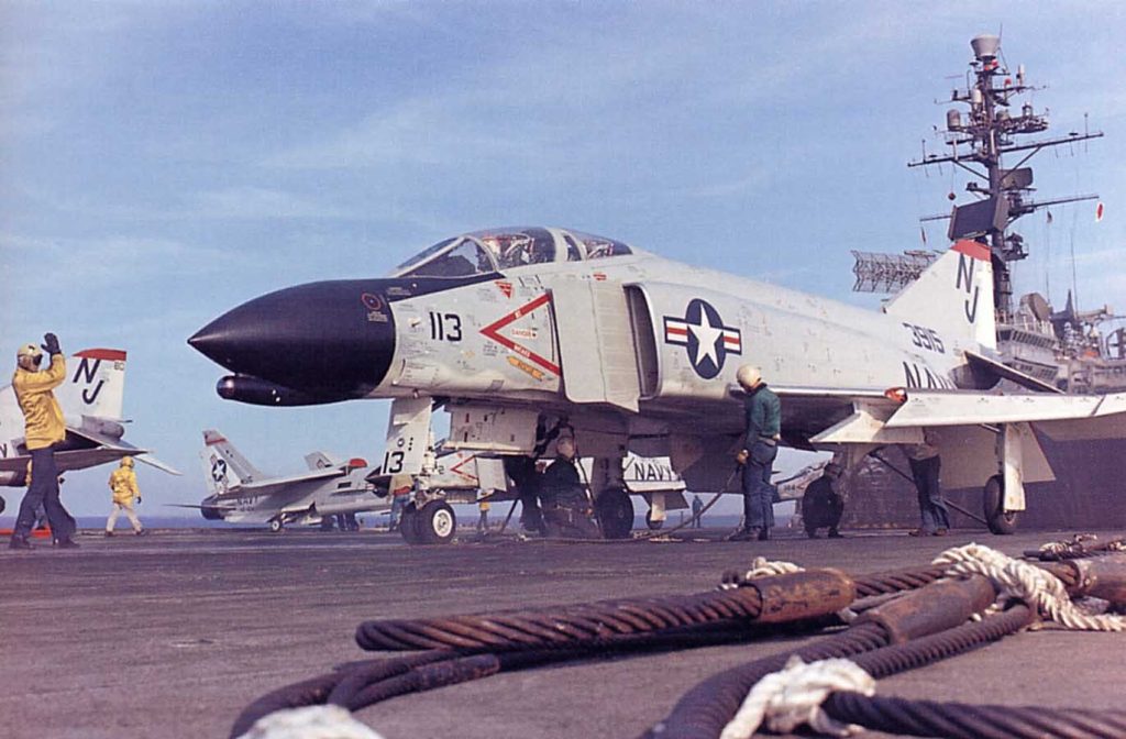 اف-۴ ان آمریکایی