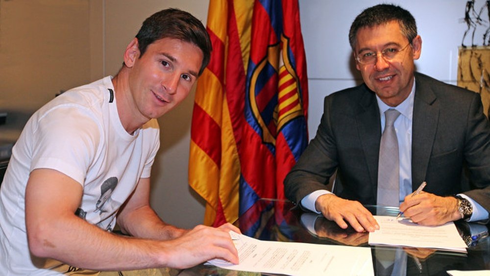 Lionel-Messi-contract-barcelonas.jpg