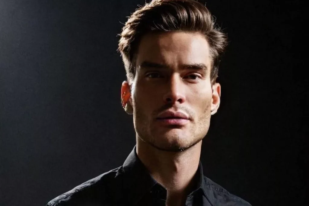 نوستراداموس زنده