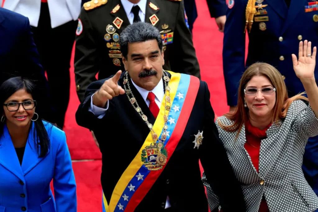 نیکلاس مادورو با چه اتهاماتی در دادگاه فدرال آمریکا محاکمه می‌شود؟