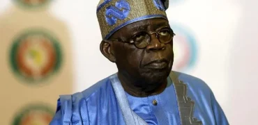 زمین خوردن رئیس‌جمهور نیجریه در دیدار با رجب طیب اردوغان سوژه شد + ویدیو