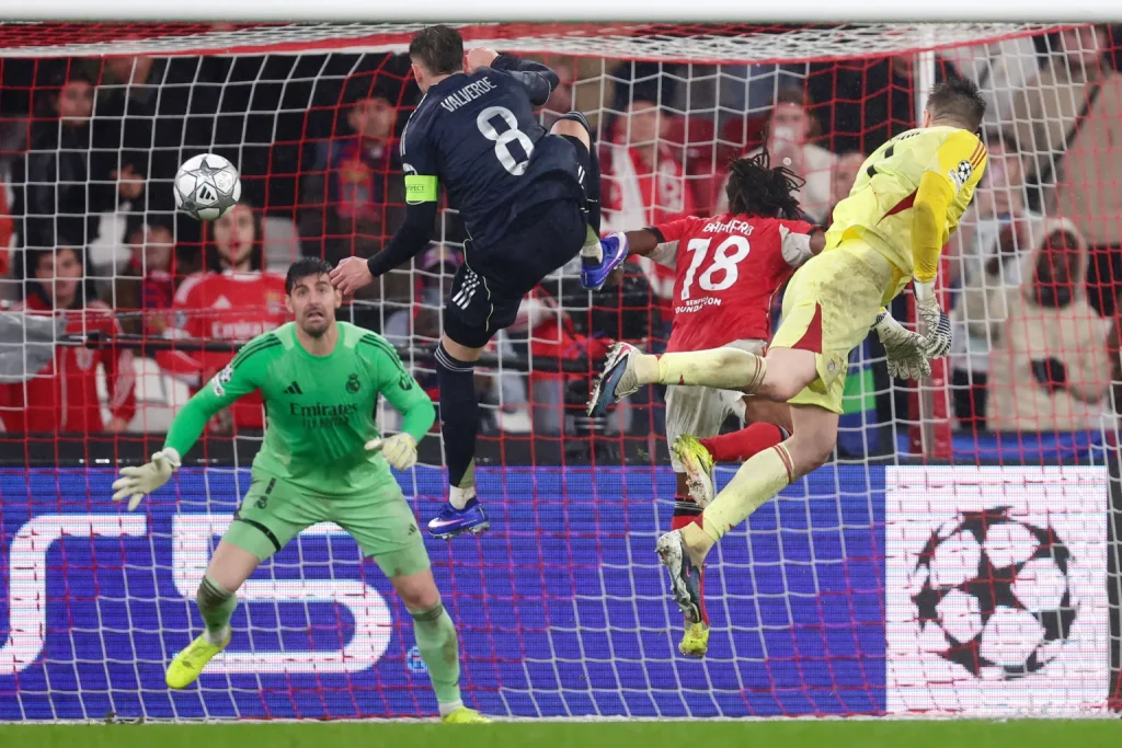 گل دروازه بان بنفیکا به رئال مادرید