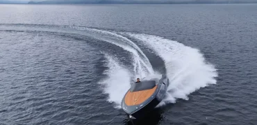 پورشه از قایق الکتریکی لوکس و ۶۰۰ هزار دلاری با نام Spectre رونمایی کرد