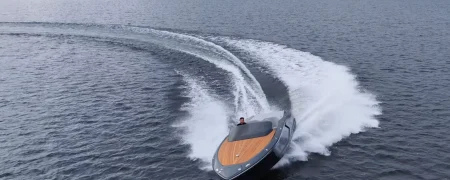 پورشه از قایق الکتریکی لوکس و ۶۰۰ هزار دلاری با نام Spectre رونمایی کرد