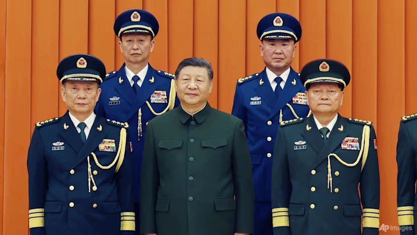 ژنرال ژانگ یو‌شیا و شی‌ جین‌پینگ