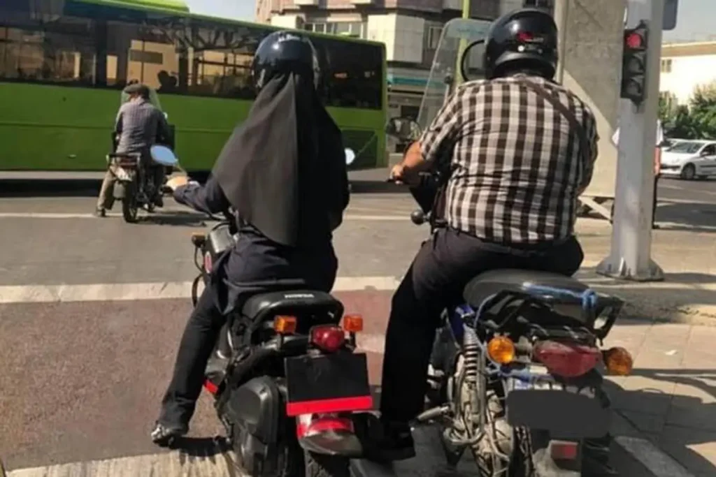 صدور گواهینامه موتورسواری برای بانوان با تصمیم هیأت دولت به تصویب رسید