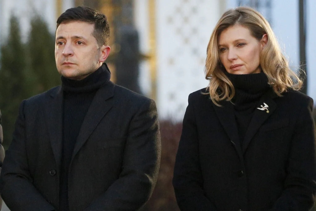 تصاویری از ولودیمیر زلنسکی به همراه همسرش در فرودگاه + ویدئو