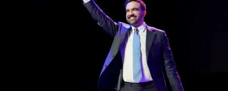 شهردار نیویورک از تلاش خود برای لغو ممنوعیت سفر هواداران ایرانی به جام جهانی می‌گوید